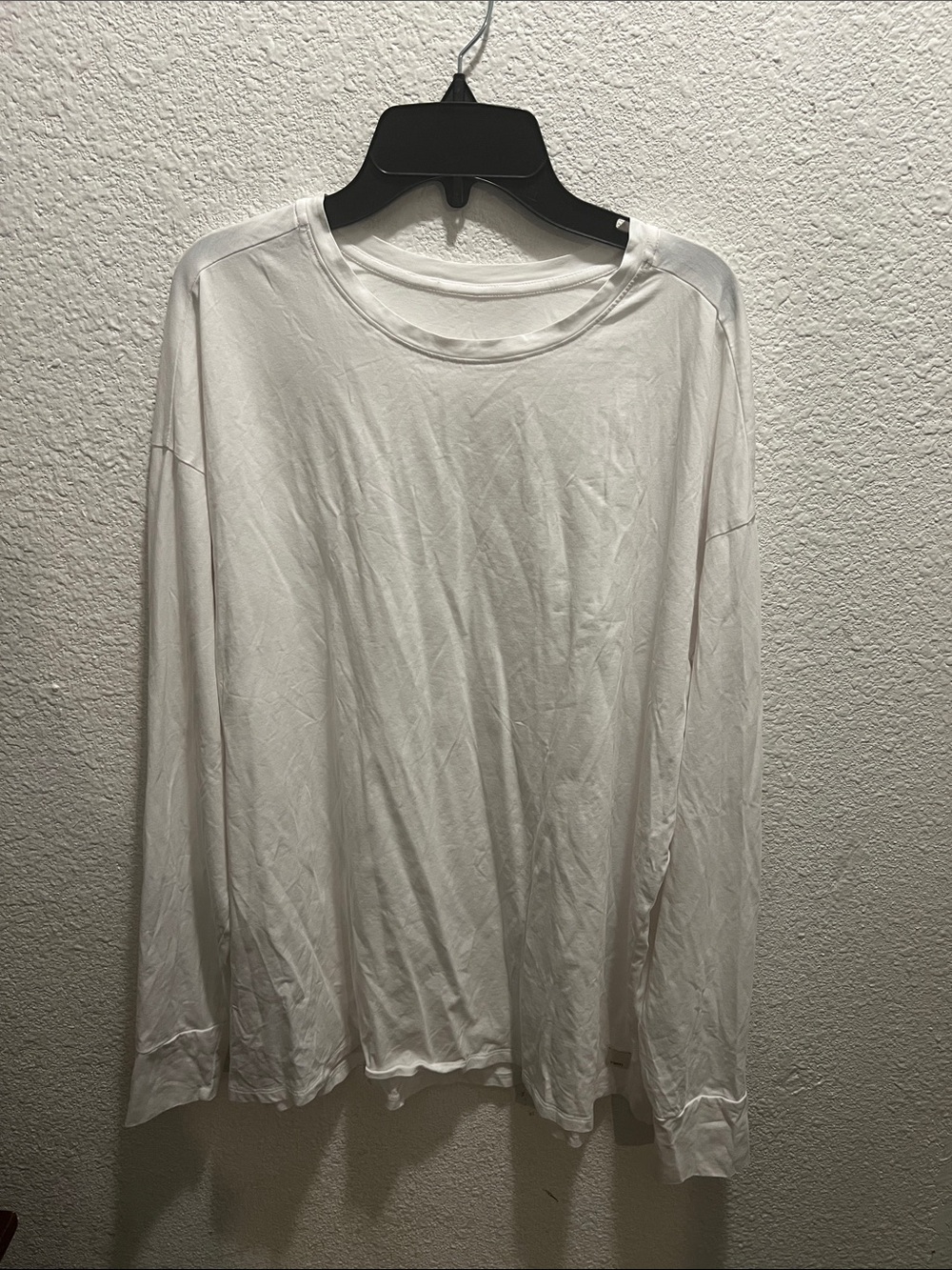 Vuori White Long-Sleeve Crew Shirt